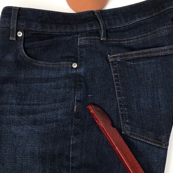 Loft High-Rise Modern Snap Cuff Ankle Jeans - 28/6 - Picture 16 of 17